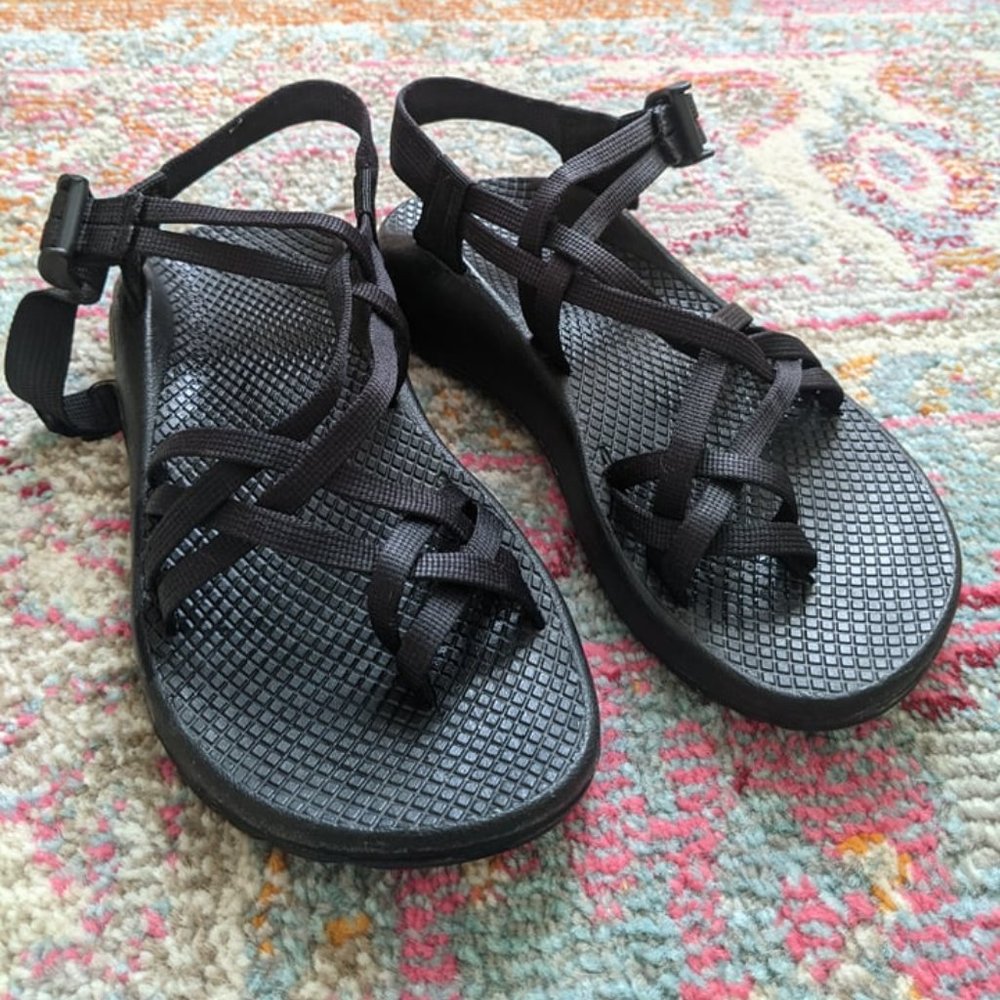 Like New Women's Black Size 6 Chaco Sandals ZX 2